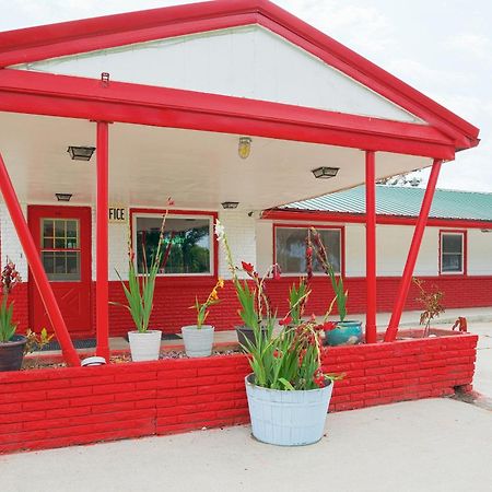 Oyo Hotel Lamberton Hwy 14 エクステリア 写真