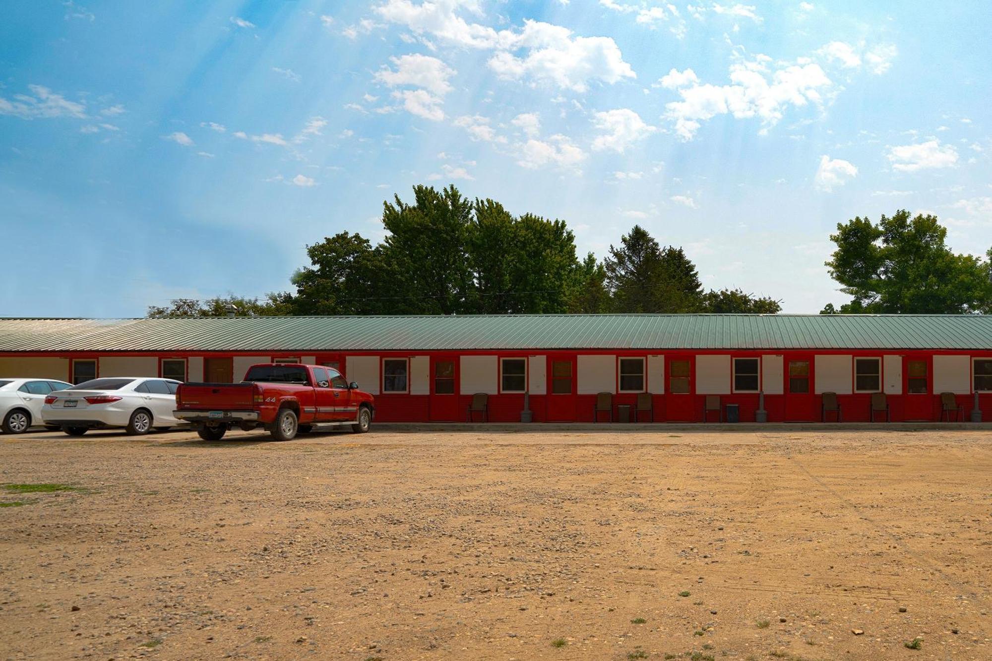 Oyo Hotel Lamberton Hwy 14 エクステリア 写真