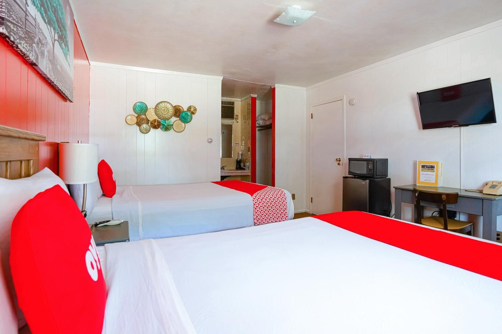 Oyo Hotel Lamberton Hwy 14 エクステリア 写真